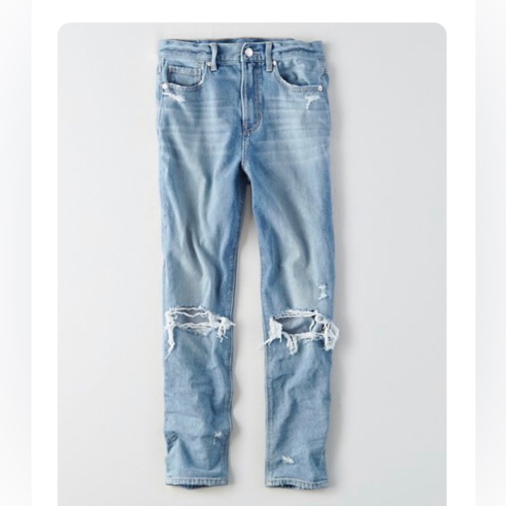 American Eagle ripped mom jean